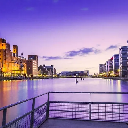 - Sea Center & Parking Spaces & Kingsize Bett - Central Station Hbf - Apartmán *