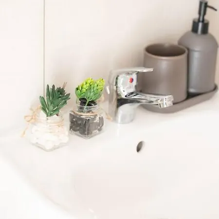 - Sea Center & Parking Spaces & Kingsize Bett - Central Station Hbf - شقة