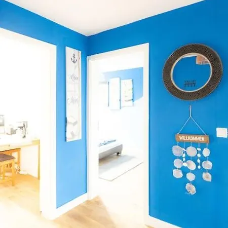 - Sea Center & Parking Spaces & Kingsize Bett - Central Station Hbf - Duisburg